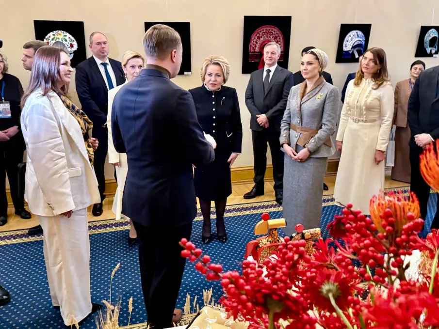 Валентине Матвиенко представили нижегородский бренд «Хохлома»